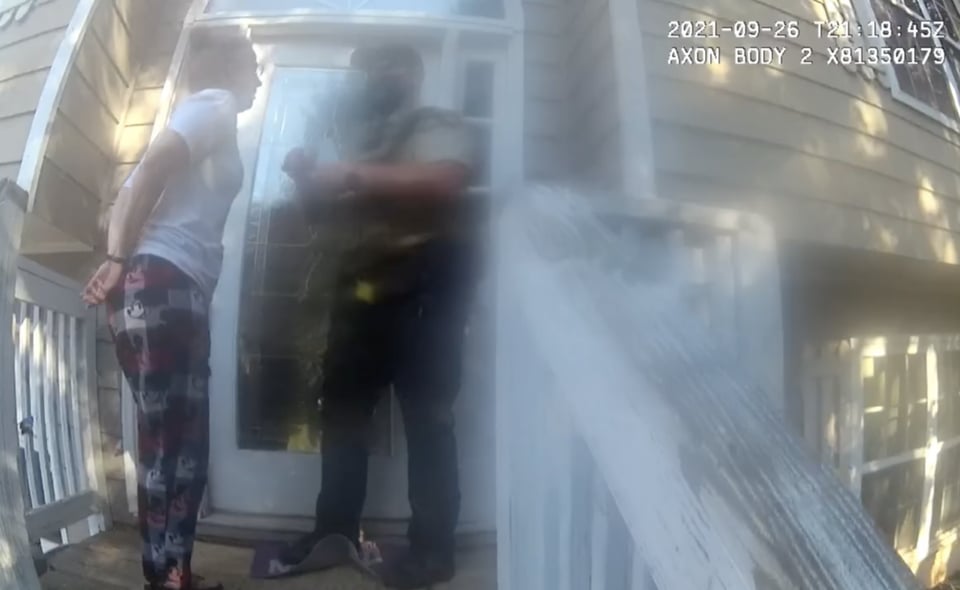 cámara corporal, Condado de Hall, arresto, agente, MundoNOW
